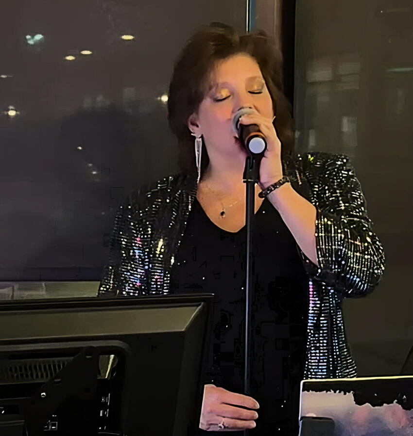 Valentine's Day 2026 - Singing for restaurant customers